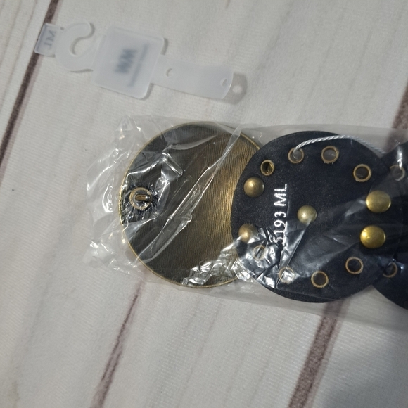 Brown and Gold Women's Belt - Picture 5 of 8